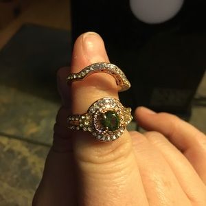Costume jewelry ring rose gold